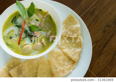 Thai green curry german sausage with roti 31361069