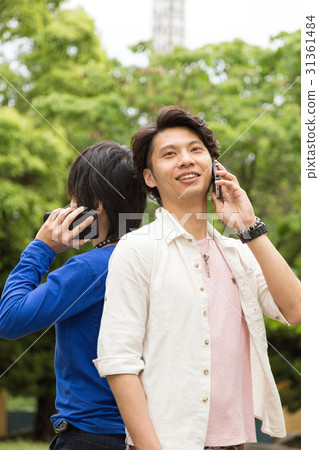 A man calling 31361484