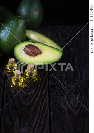 Oil of avocado 31362496