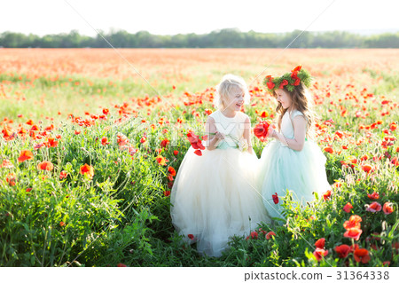 childhood, countryside, kid models, spring concept 31364338