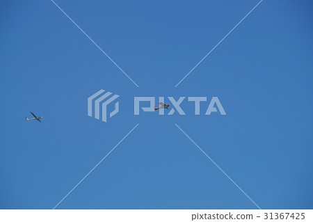 在空中牽引 31367425