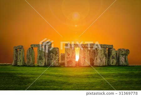 Stonehenge an ancient prehistoric stone monument 31369778