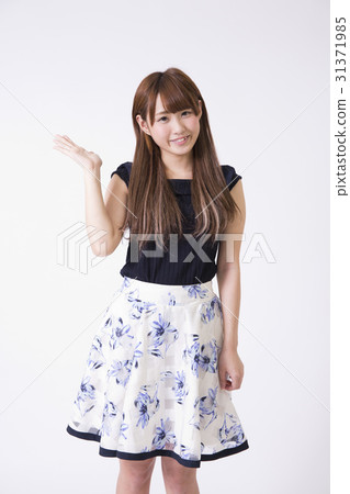 Girl introduction Girl introduction 31371985