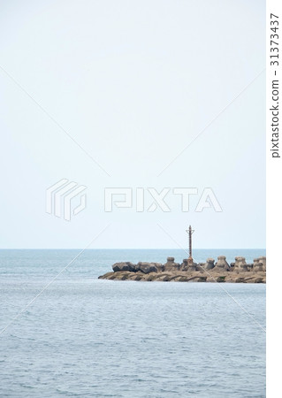 Seascape of the light pole 31373437