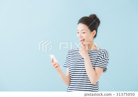 Woman with smartphone Woman with smartphone 31375050