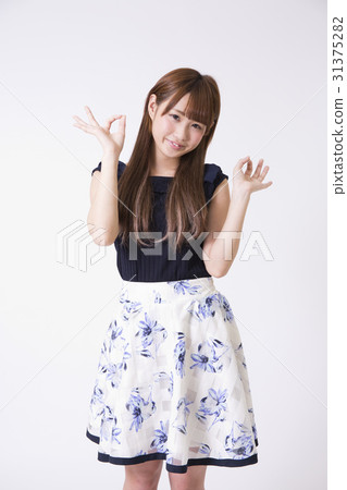 Girls both hands ok Girls both hands ok 31375282
