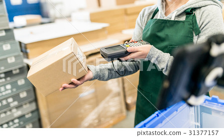 Warehouse  31377157