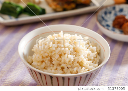 Brown rice rice  Brown rice rice 31378005