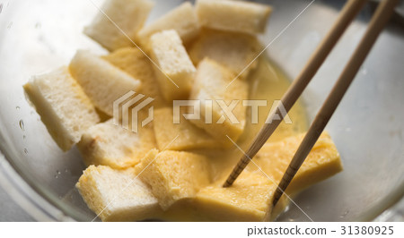 French toast	 31380925