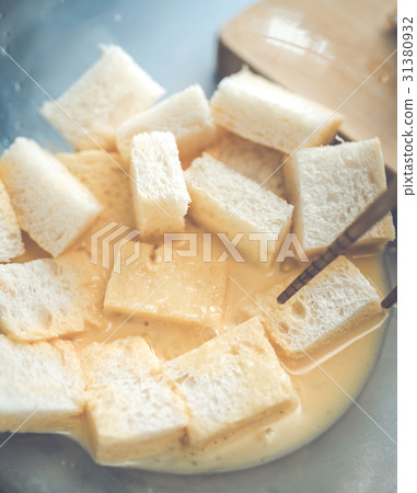 French toast	 31380932