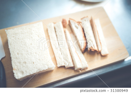 Plain bread Plain bread 31380949