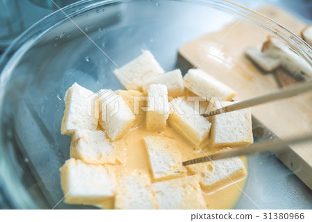 French toast	 31380966