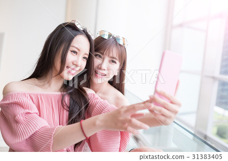 women selfie in mall women selfie in mall 31383405