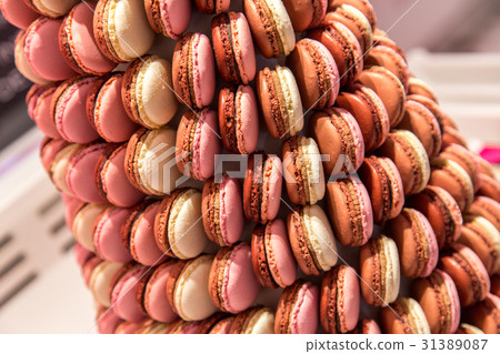 Pyramid of French Macarons 31389087