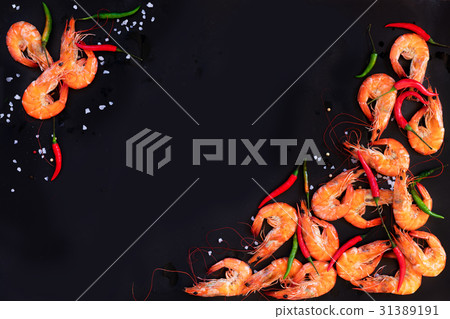 Perfect cooked prawns shrimps with herbs, spices Perfect cooked prawns shrimps with herbs, spices 31389191