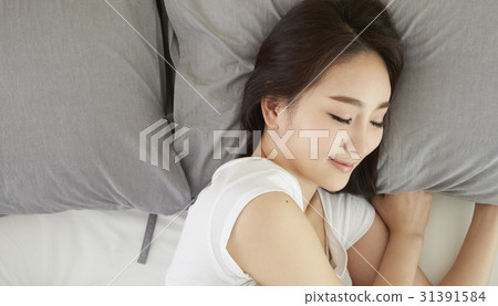 Daily life of a young woman in her twenties Daily life of a young woman in her twenties 31391584