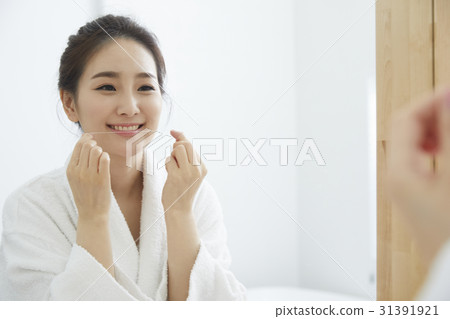 Daily life of a young woman in her twenties 31391921