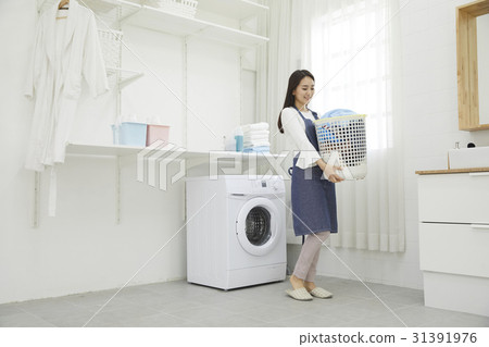 Daily life of a young woman in her twenties Daily life of a young woman in her twenties 31391976