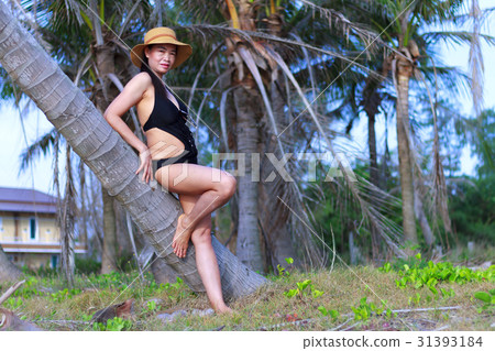 Lady shape beautyful natural Lady shape beautyful natural 31393184