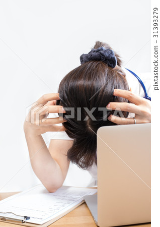 思考頭痛的痛苦 思考頭痛的痛苦 31393279