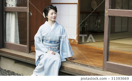 Woman in rich kimono Woman in rich kimono 31393669