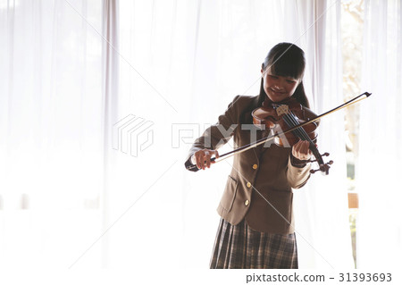 學習豐富的小提琴的女孩 31393693