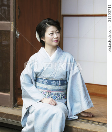 Woman in rich kimono Woman in rich kimono 31393711