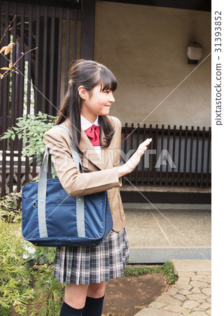 I am going to go to a girls student. I am going to go to a girls student. 31393852