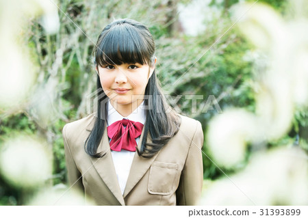 Female student fresh green Female student fresh green 31393899