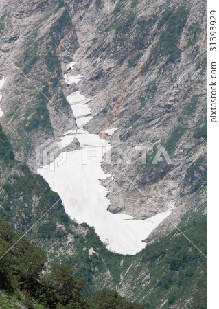 Shinshu Hakuba in the early summer, Southern Alps remaining in the north alps of the North Alps Tengu Ridge 31393929