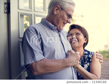 Senior Couple Hug Smitten Love Relax 31398188