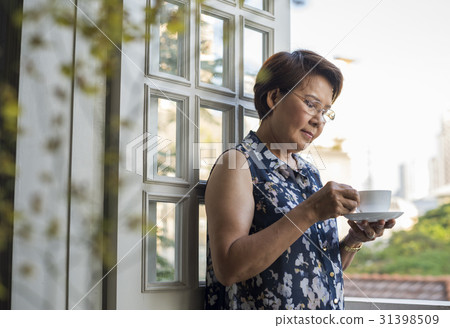 Senior Woman Drink Tea Leisure Senior Woman Drink Tea Leisure 31398509