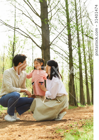 幸福的三口之家 31401474