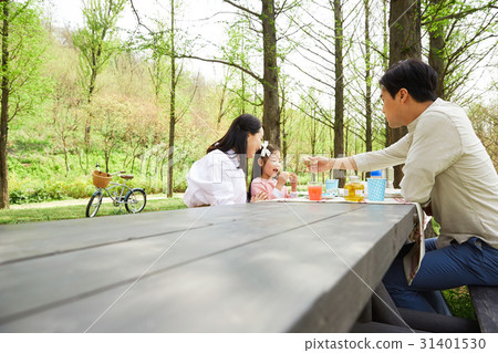 幸福的三口之家 31401530