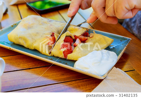 Pancake with fruits and cream Pancake with fruits and cream 31402135