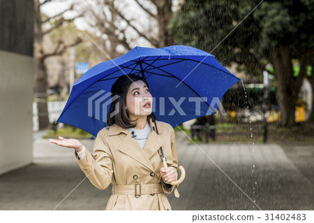 Women's Anna who reports on the street where it rains Women's Anna who reports on the street where it rains 31402483