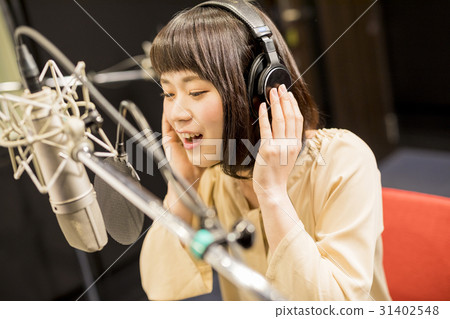 Female recording 31402548