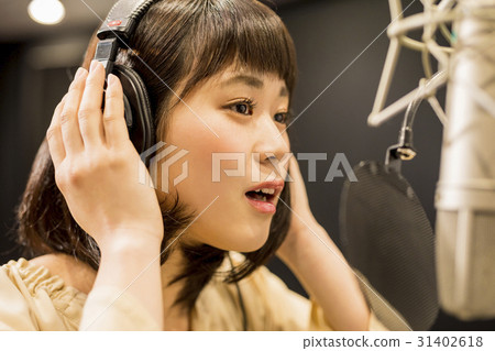 Female recording 31402618