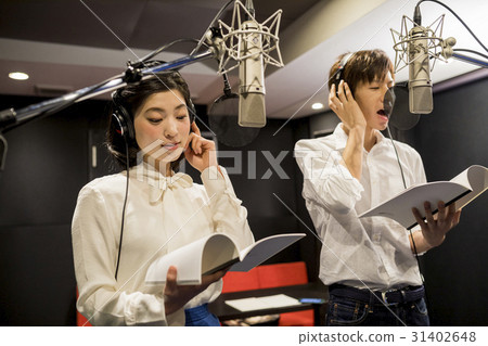 Men and women recording Men and women recording 31402648
