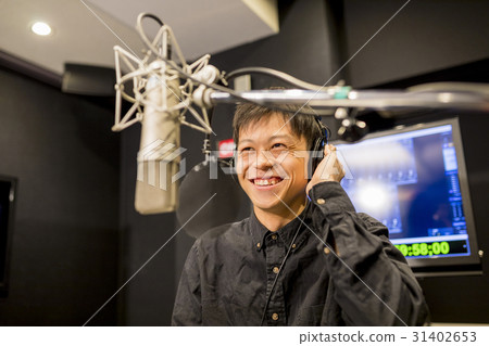 Male recording 31402653