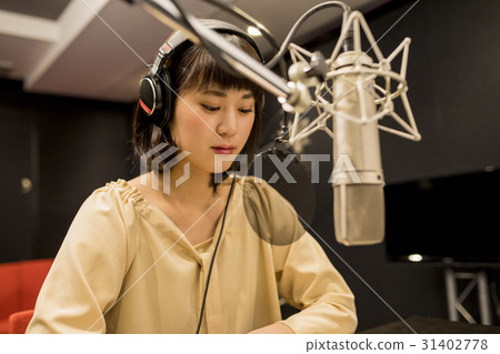 Female recording Female recording 31402778