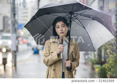 雨落街頭接力報導女子安娜 雨落街頭接力報導女子安娜 31402899