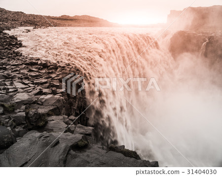 Detifoss waterfall illuminated by sunset, northern 31404030