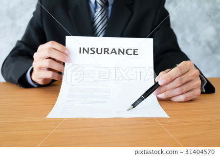 Insurance policy and policyholder must to sign. 31404570