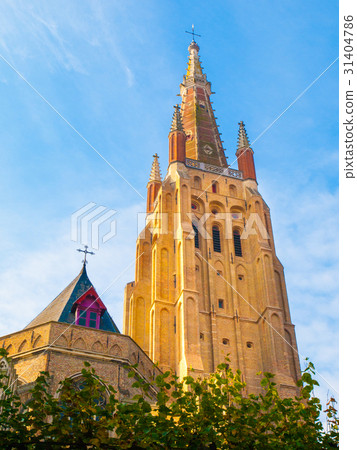 Medieval Church of Our Lady in Bruges on sunny day 31404786