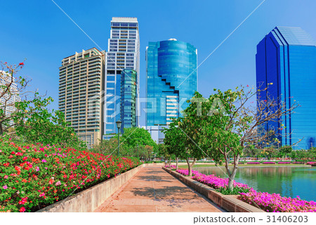 CIty buildings and walking path 31406203