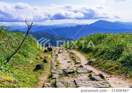 Jilong mountain in Jiufen 31406467