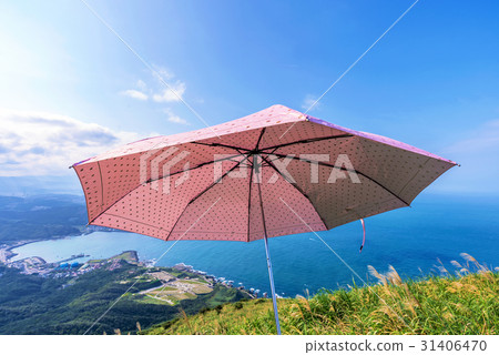 Mountain view of Taiwan coast 31406470