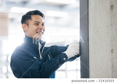 Factory worker 31410503