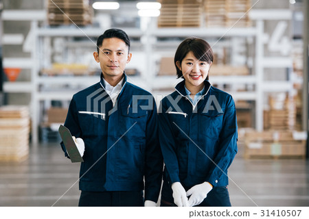 Factory worker 31410507